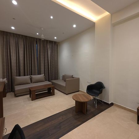 Neelam Orchid Hotel Kanpur Exterior photo