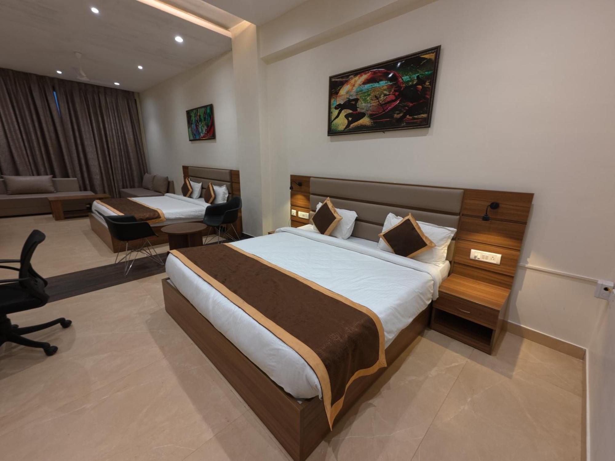 Neelam Orchid Hotel Kanpur Exterior photo