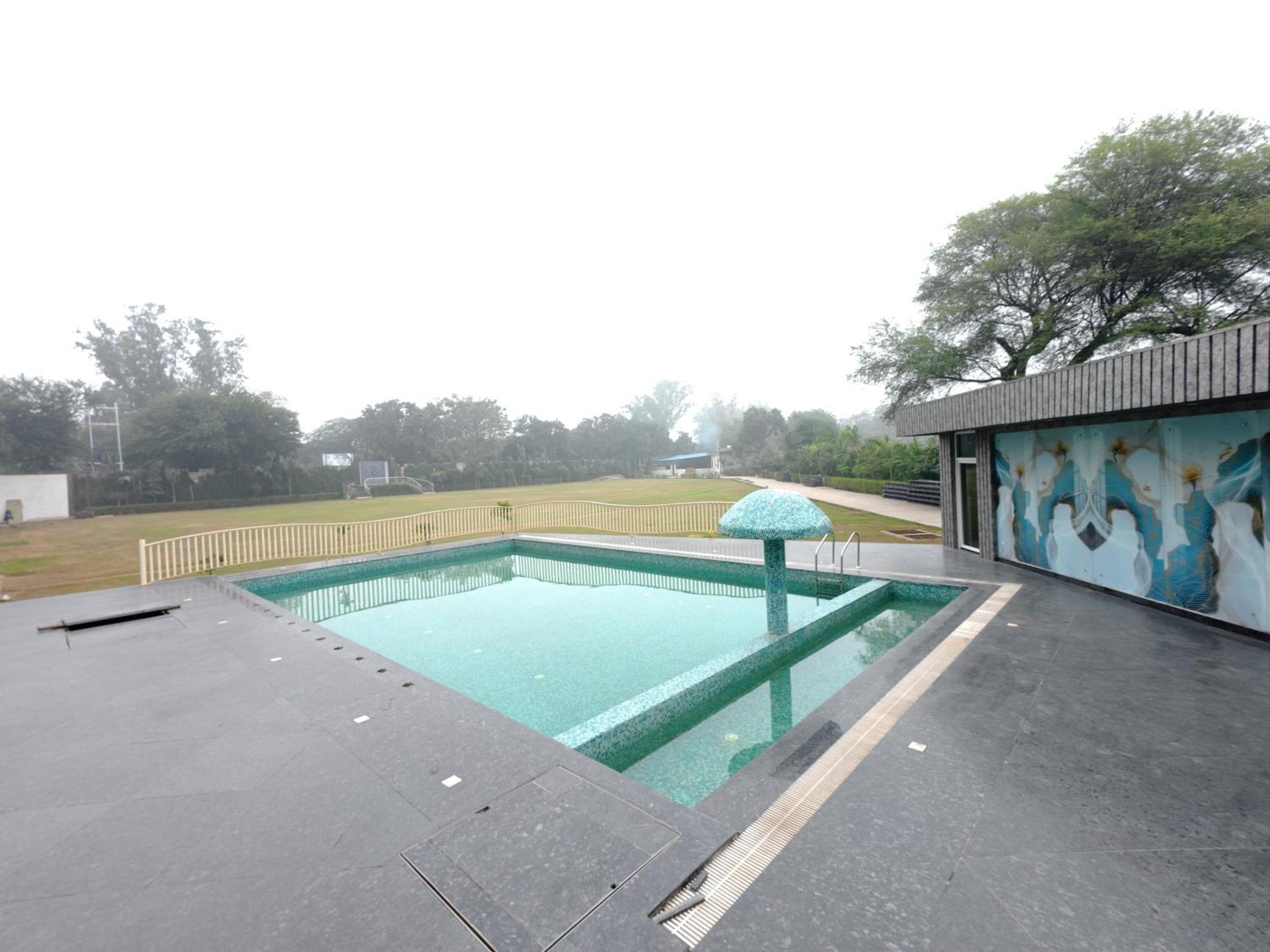 Neelam Orchid Hotel Kanpur Exterior photo